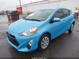 Toyota Prius C Two JTDKDTB33F1095940 снимка