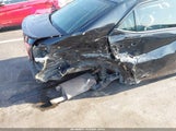 Toyota Corolla Le 5YFBURHE0JP770885 снимка