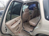 Lincoln Navigator 5LMPU28LXWLJ47214 снимка