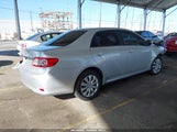 Toyota Corolla Le 2T1BU4EE2DC077716 fotografie