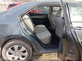 Toyota Corolla Le 2T1BURHE2GC555646 fotografie