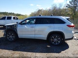 Toyota Highlander Xle 5TDKZRFH0JS540902 снимка