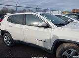 Jeep Compass Latitude 4X4 3C4NJDBB2JT167859 снимка