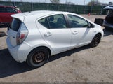 Toyota Prius C Two JTDKDTB32D1544571 снимка