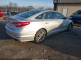 Hyundai Sonata Se 5NPE24AF4HH557423 снимка