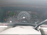 Lincoln Town Car Signature 1LNHM82W33Y697642 снимка
