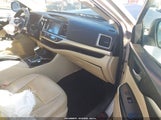 Toyota Highlander Xle V6 5TDKKRFHXFS104795 photo