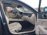 Volvo S60 T5 Momentum 7JR102FK5LG042962 photo