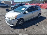 Toyota Prius C Three JTDKDTB32D1046290 снимка