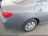 Toyota Corolla Le JTDBL40EX9J044484 снимка