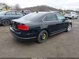 Volkswagen Passat 1.8T Se 1VWBT7A38FC005016 снимка