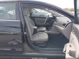 Hyundai Elantra Se 5NPD84LF6HH099309 снимка