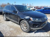 Volkswagen Touareg V6 Sport WVGEF9BP9FD006833 photo