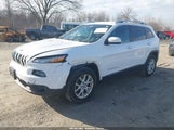 Jeep Cherokee Latitude 4X4 1C4PJMCB1HW608828 снимка
