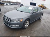 Volkswagen Passat 1.8T Limited Edition 1VWAS7A32FC121911 снимка
