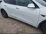Tesla Model Y Performance Dual Motor All-Wheel Drive 7SAYGDEF4NF538070 fotografie