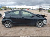 Toyota Prius C Three JTDKDTB32C1029326 снимка