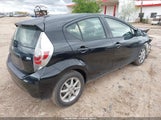 Toyota Prius C Three JTDKDTB32C1029326 снимка