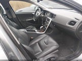 Volvo S60 T5/T5 Platinum/T5 Premier/T5 Premier Plus YV1612FH1D2177645 fotografie