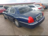 Lincoln Town Car Signature Limited 2LNHM82V89X605778 снимка