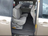 Toyota Sienna Le V6 5TDKK3DC8BS064568 снимка