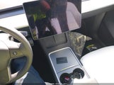 Tesla Model Y Performance Dual Motor All-Wheel Drive 7SAYGDEF7SF242651 fotografie