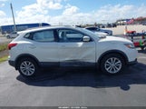 Nissan Rogue Sport Sv JN1BJ1CP1HW011427 fotografie