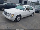 Mercedes-Benz E 320 Base/320 Special WDBEA32E9SC240922 снимка