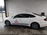 Hyundai Sonata Hybrid Blue KMHL24JJXNA045742 photo