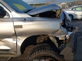 Toyota Tundra Limited 5.7L V8 5TFHW5F14AX130936 fotografie