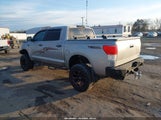 Toyota Tundra Limited 5.7L V8 5TFHW5F14AX130936 fotografie