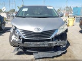 Toyota Sienna Le V6 5TDKK3DCXBS108828 снимка