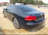 Volkswagen Passat 1.8T S 1VWAT7A31FC017181 снимка
