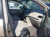 Toyota Sienna Le V6 5TDKK3DC1BS001649 снимка