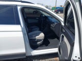 Volkswagen Tiguan 2.0T Se/2.0T Sel 3VV3B7AX7JM144057 photo