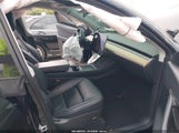 Tesla Model Y Performance Dual Motor All-Wheel Drive 7SAYGDEF9NF378591 fotografie