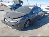 Toyota Prius Three JTDKARFU6J3553742 снимка