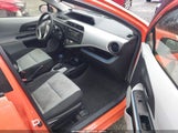 Toyota Prius C Two JTDKDTB39C1027217 снимка