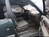 Isuzu Trooper S JACDJ58X6W7915074 снимка