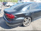 Volkswagen Passat 1.8T R-Line 1VWDT7A35HC011643 photo