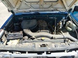 Nissan 4X2 Truck Xe 1N6SD11SXVC335143 снимка