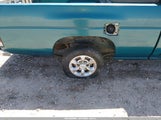 Nissan 4X2 Truck Xe 1N6SD11SXVC335143 снимка