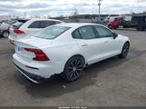 Volvo S60 Recharge Plug-In Hybrid T8 Plus Dark Theme 7JRH60FL3RG311429 fotografie