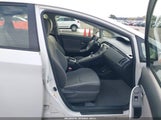 Toyota Prius Two JTDKN3DU9C5452397 fotografie