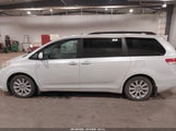 Toyota Sienna Limited V6 7 Passenger 5TDYK3DC0CS215995 fotografie