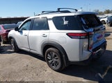 Nissan Pathfinder Sv 2Wd 5N1DR3BA8NC255365 fotografie