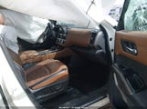 Nissan Pathfinder Platinum Fwd 5N1DR3DG3RC235841 fotografie