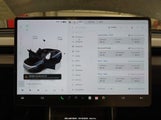 Tesla Model Y Premium Rear-Wheel Drive/Standard Rear-Wheel Drive 7SAYGDED3TF417610 photo