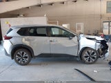 Nissan Rogue Sv Fwd 5N1BT3BA9NC676844 fotografie