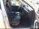 Volkswagen Tiguan 2.0T Se/2.0T Sel/2.0T Sel R-Line/2.0T Sel R-Line Black 3VV3B7AX4KM199499 снимка